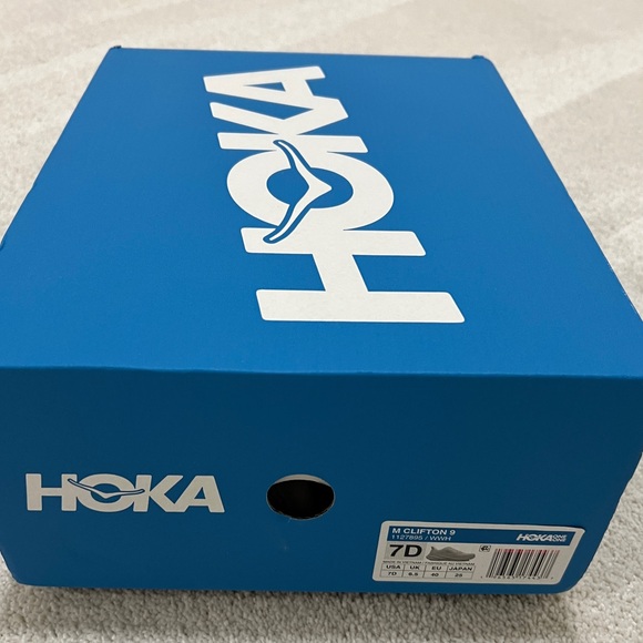 HOKA Clifton 9 White Running Shoes - Picture 6 of 6